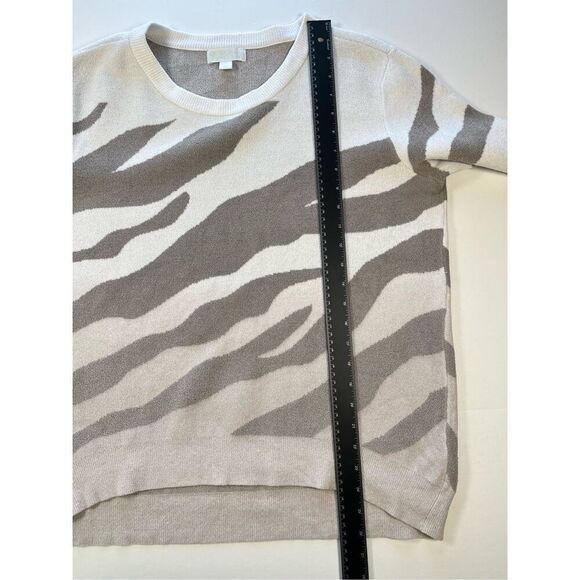 Barefoot Dreams Cozy Chic Ultra Lite Ocean Reef Pullover Zebra Print Size Large - Picture 8 of 10